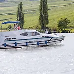 Boats & Yachts At Marina By Kuhnle-tours 船上ホテル
