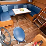 Boats & Yachts At Marina By Kuhnle-tours 船上ホテル 3*
