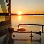 Boats & Yachts At Marina By Kuhnle-tours 船上ホテル レヒリン