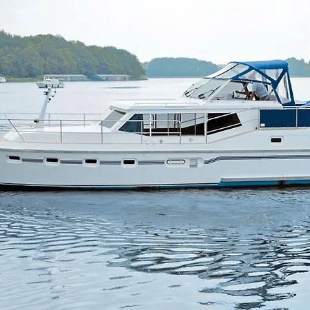 Boats & Yachts At Marina By Kuhnle-tours 3*