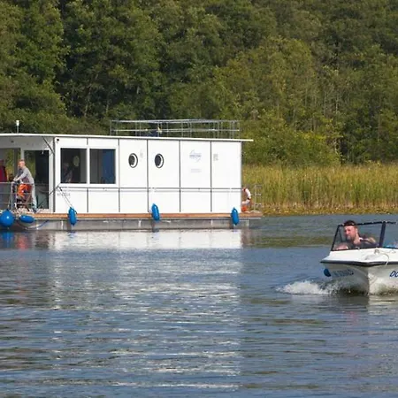 Botel Kuhnle-tours Hafendorf Mueritz 3*