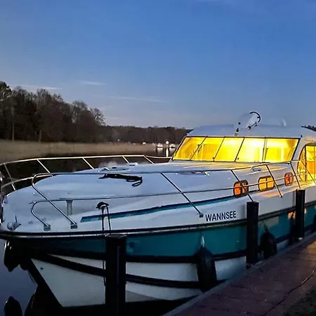 Boats & Yachts At Marina By Kuhnle-tours Bådhotel Rechlin