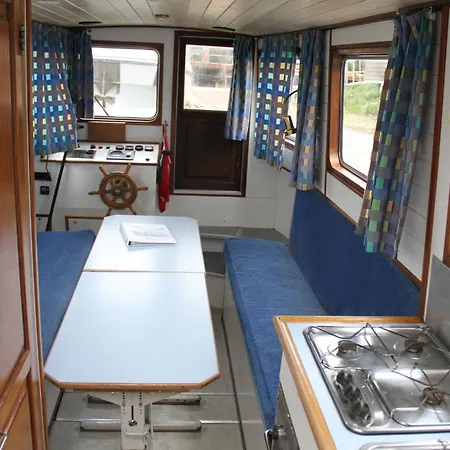 Botel Kuhnle-tours Hafendorf Mueritz Rechlin