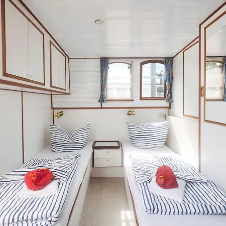 Kuhnle-tours Hafendorf Mueritz Botel