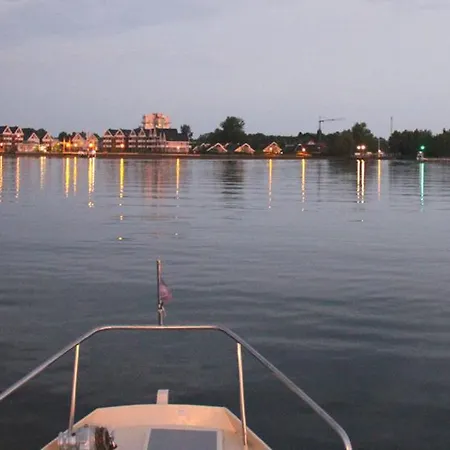 Botel Kuhnle-tours Hafendorf Mueritz 3*