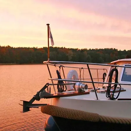 Kuhnle-tours Hafendorf Mueritz Botel 3*