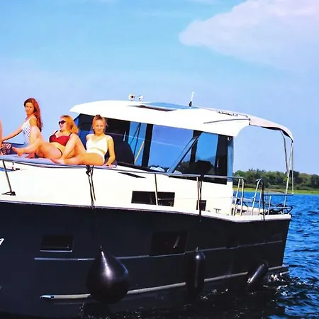 Kuhnle-tours Hafendorf Mueritz Botel Rechlin