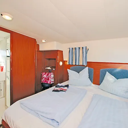 Boats & Yachts At Harbor By Kuhnle-tours Båthotell