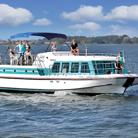 Båthotell Boats & Yachts At Harbor By Kuhnle-tours Rechlin