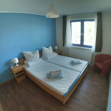 Båthotell Boats & Yachts At Harbor By Kuhnle-tours Rechlin