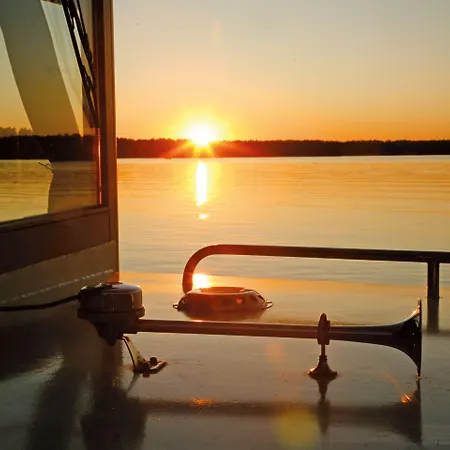 Boats & Yachts At Harbor By Kuhnle-tours Båthotell Rechlin