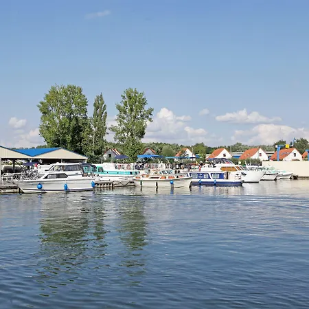 بوتيل Boats & Yachts At Marina By Kuhnle-tours 3*