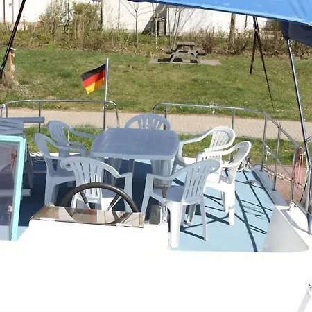 Båthotell Boats & Yachts At Harbor By Kuhnle-tours Rechlin