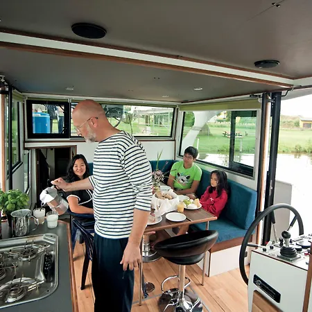 Hotel na wodzie Boats & Yachts At Marina By Kuhnle-tours
