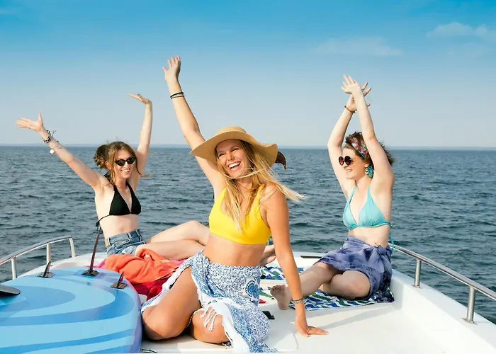 Boats & Yachts At Harbor By Kuhnle-tours 3* ريكلين