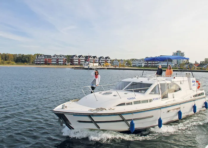 Boats & Yachts At Harbor By Kuhnle-tours بوتيل
