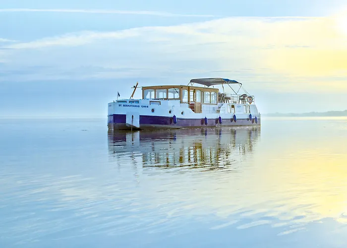 بوتيل Boats & Yachts At Harbor By Kuhnle-tours 3*