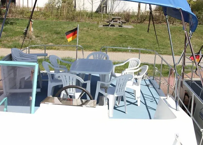 بوتيل Boats & Yachts At Harbor By Kuhnle-tours ريكلين